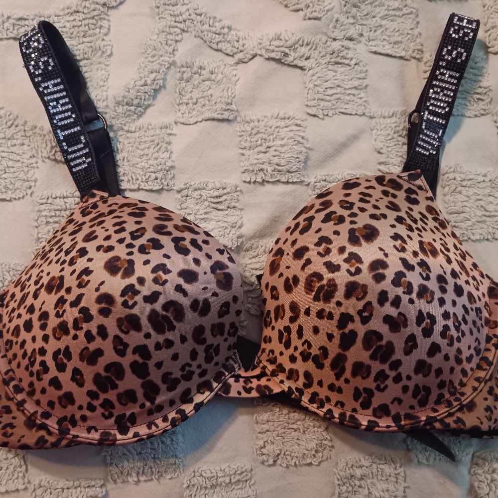 Victorias secret "very sexy" size 36B